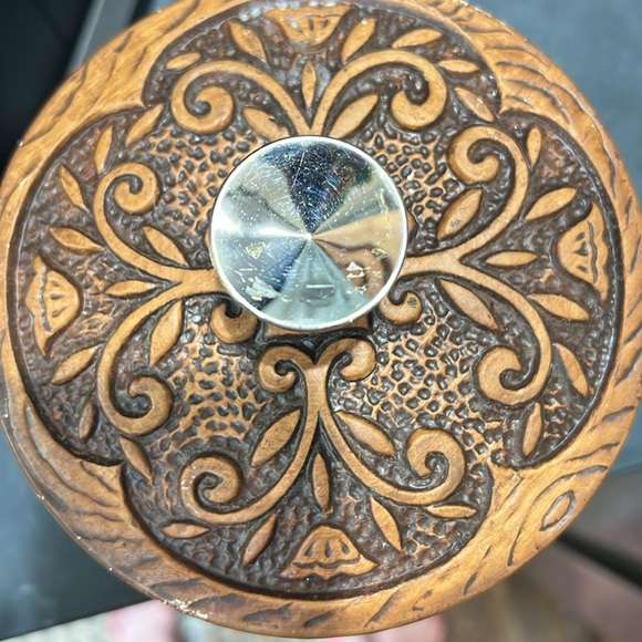 VTG Treasure Craft Canister Ceramic Wood Grain Coffee Jar Red Apple Kitschy - Picture 6 of 6